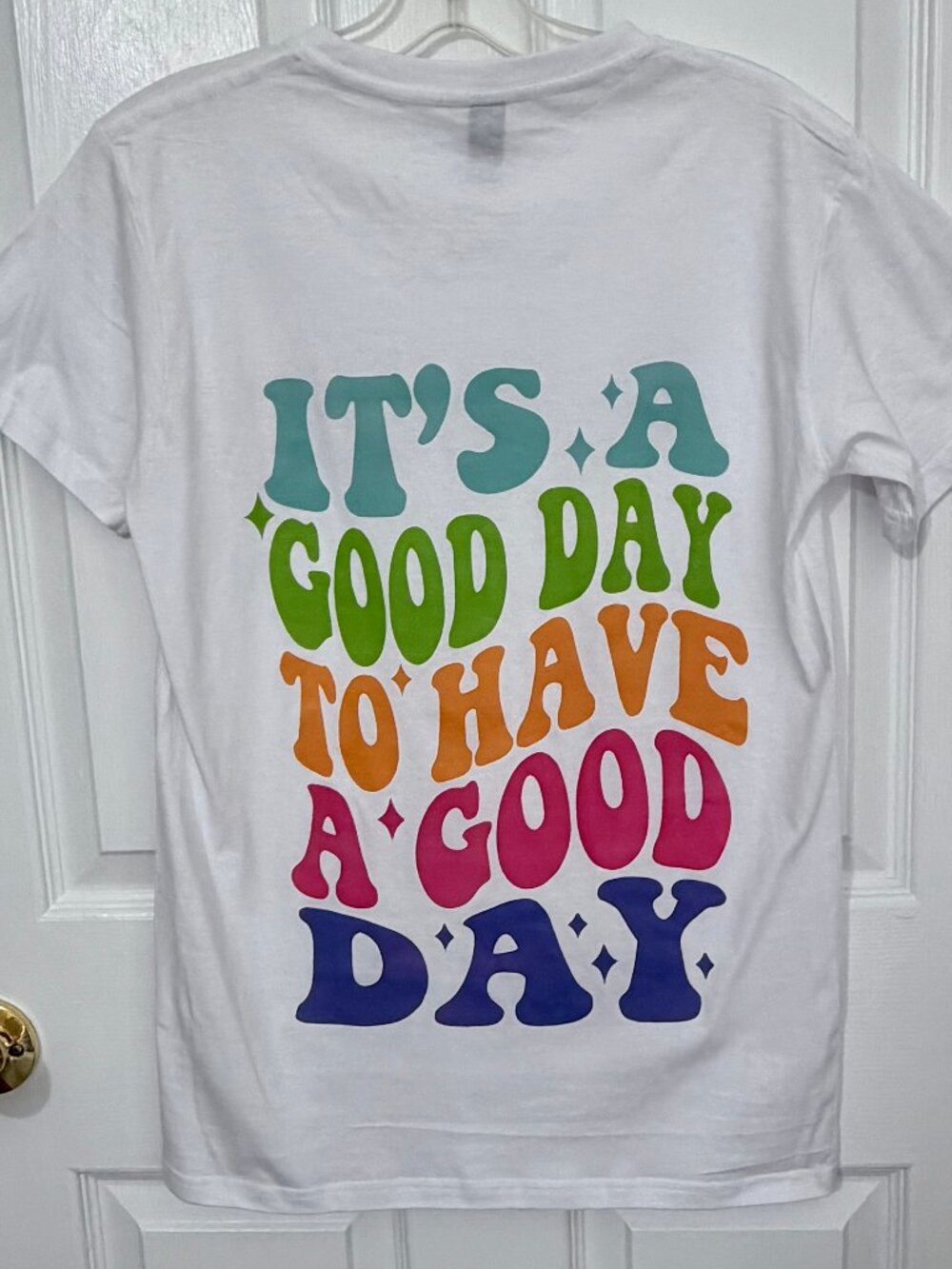 BRAND NEW IT'S A GOOD DAY TO HAVE A GOOD DAY SMILEY FACE SS SHIRT TOP - SMALL